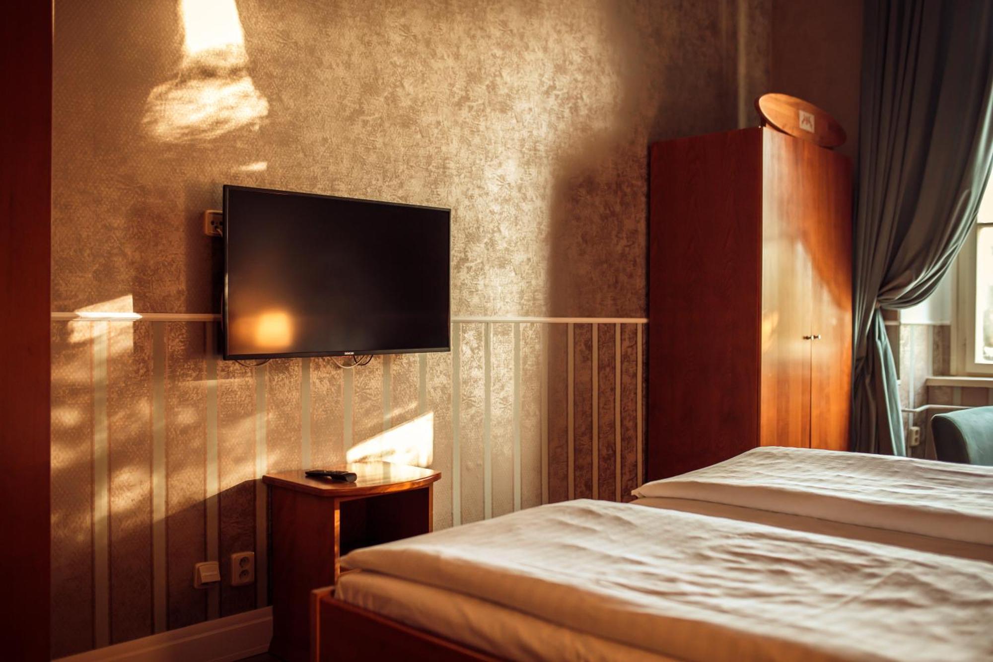 Hotel Kastiel Mojmirovce ภายนอก รูปภาพ