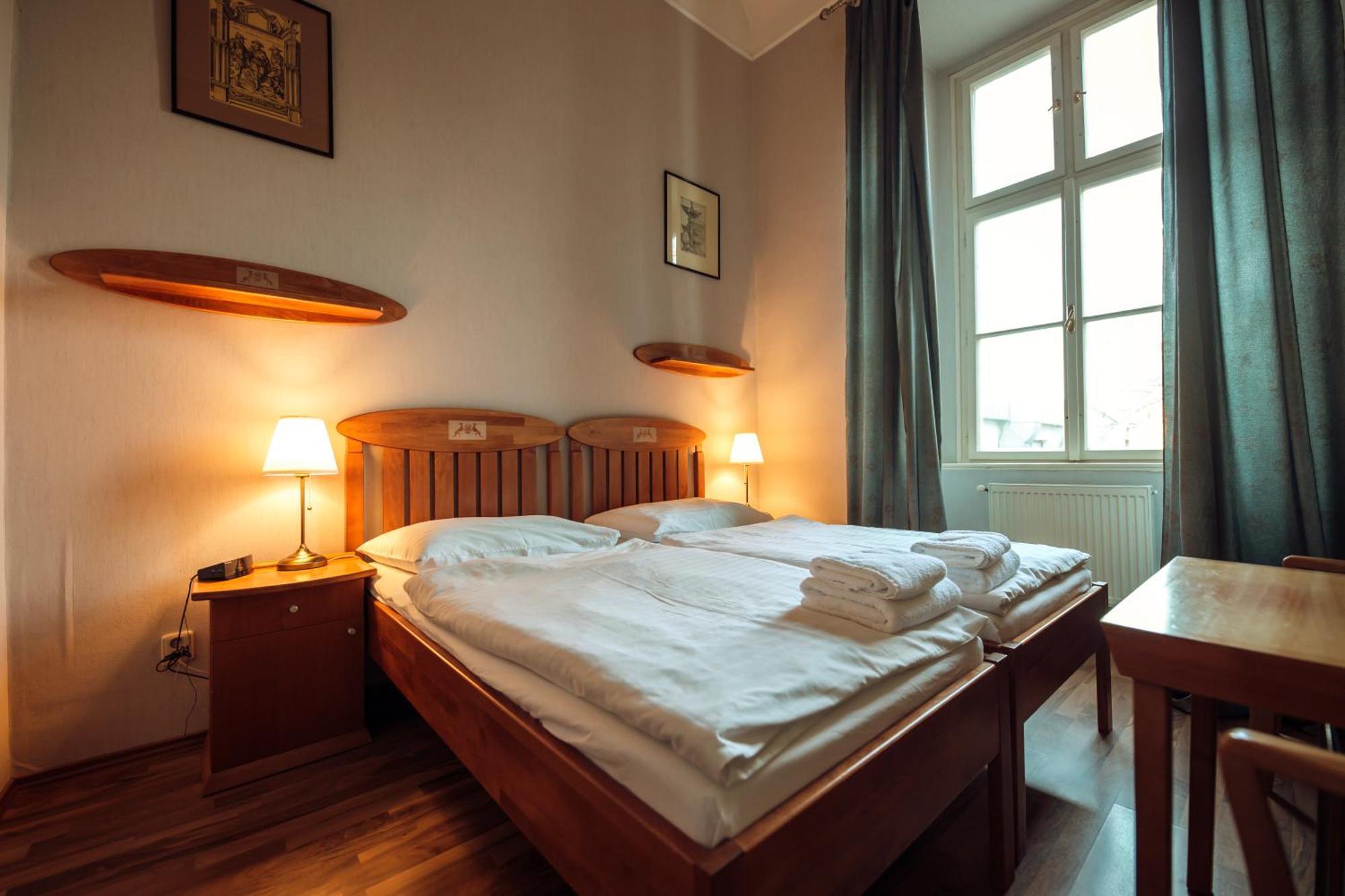 Hotel Kastiel Mojmirovce ภายนอก รูปภาพ