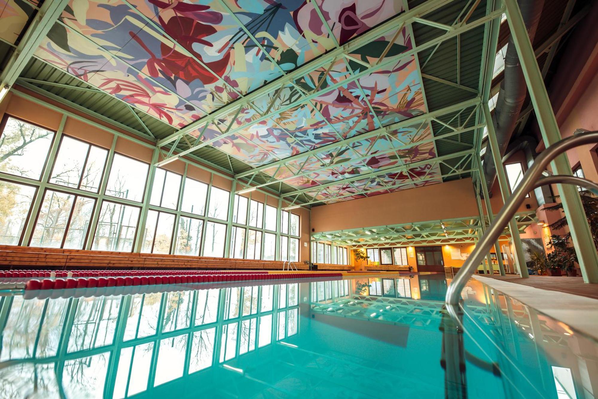 Hotel Kastiel Mojmirovce ภายนอก รูปภาพ