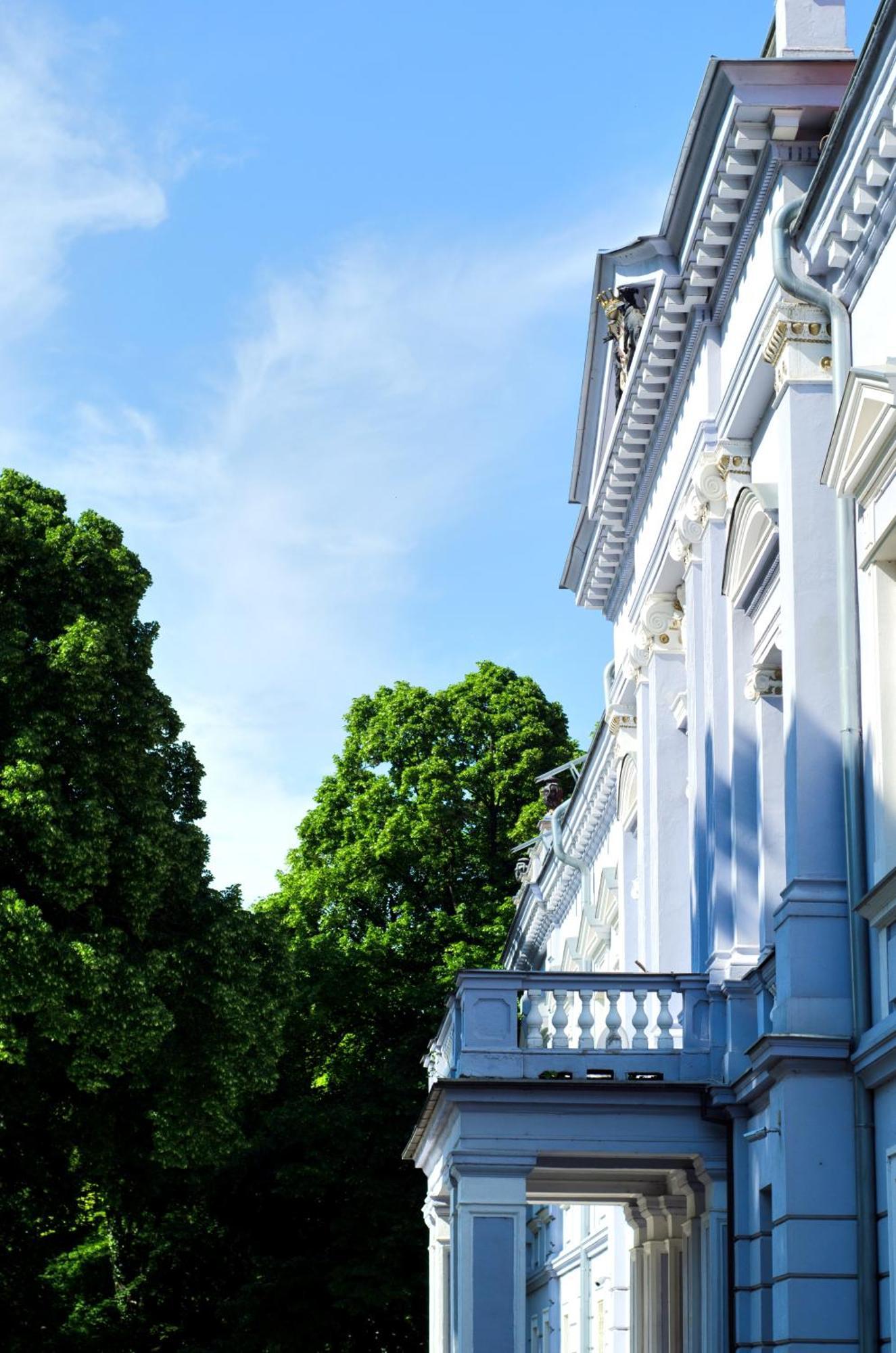 Hotel Kastiel Mojmirovce ภายนอก รูปภาพ